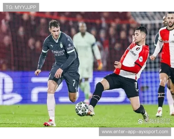 费耶诺德局部逼抢对抗拉满，希门尼斯用力量多次完成背身护球